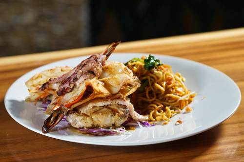 Seafood platee with noodle